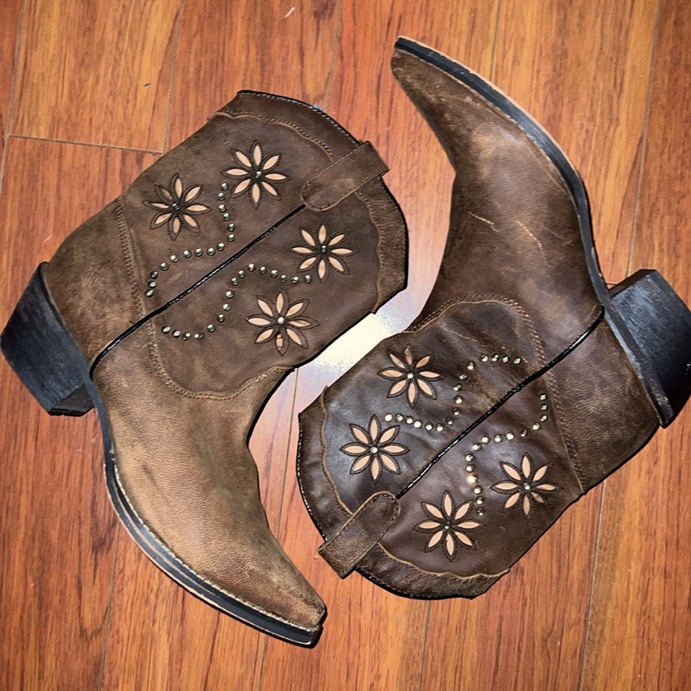 STERLING RIVER FLORAL BOOTIES🌼💎 - Picture 2 of 4